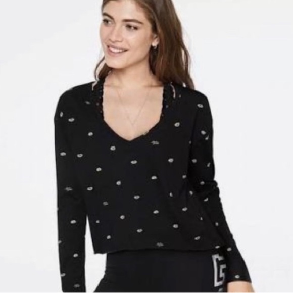 PINK Victoria's Secret Long Sleeve V-Neck Crop Tee Top Size L Printed Lips Logo - Picture 1 of 6